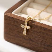 Златно кръстче с циркони