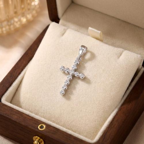 Златно кръстче с циркони