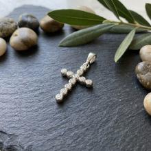 Златно кръстче с циркони