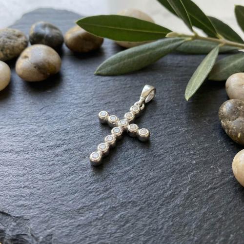 Златно кръстче с циркони