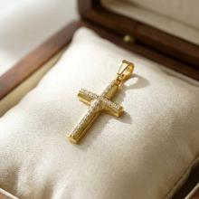 Златно кръстче с циркони Златно кръстче с циркони