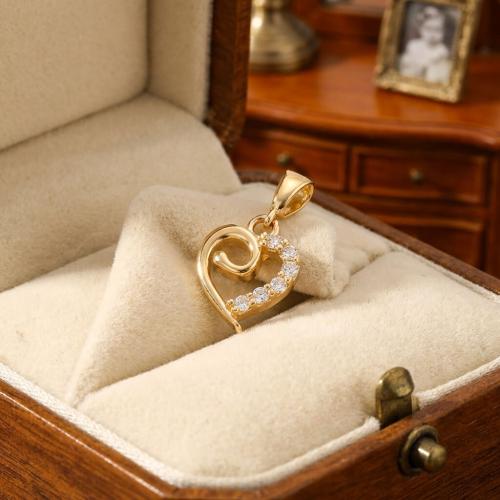 Златно сърце с циркони