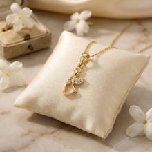 Златно ангелче с циркони