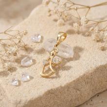 Златно ангелче с циркони