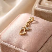 Златно ангелче с циркони