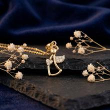 Златно ангелче с циркони