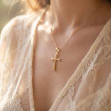 Златно кръстче с циркони