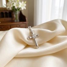 Златно кръстче с циркони