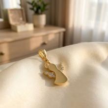 Златно ангелче с циркони Златно ангелче с циркони