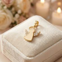 Златно ангелче с циркони Златно ангелче с циркони