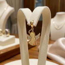 Златно ангелче с циркони Златно ангелче с циркони