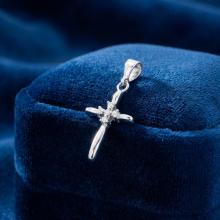 Златно кръстче с циркони Златно кръстче с циркони