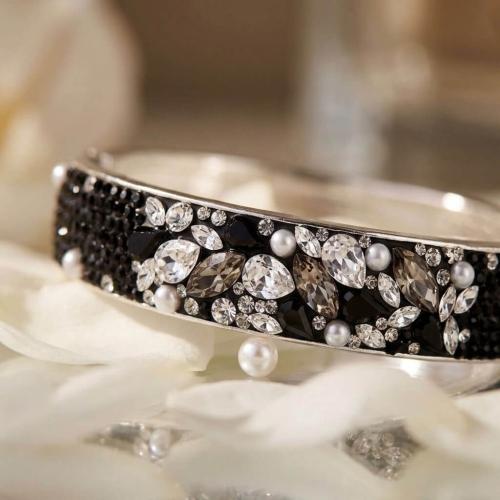 Сребърна гривна с кристали от Sw® SG417 Black Marquise