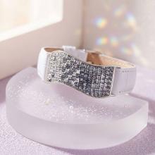 Сребърна гривна с кристали от Sw® SG427 Crystal and Steel квадрати с бяла кожена верижка