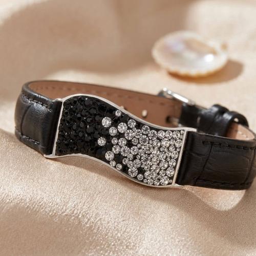 Сребърна гривна с кристали от Sw® SG427 Black and White с черна кожена верижка