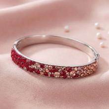 Твърда Сребърна гривна Claire с кристали от Sw® Rubi Rose Gold Твърда Сребърна гривна Claire с кристали от Sw® Rubi Rose Gold
