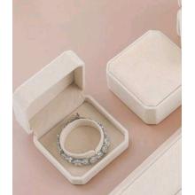 Луксозна кутия за гривна