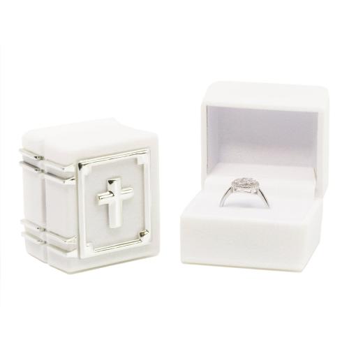 Кадифена кутия Книга