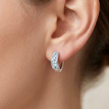 Сребърни обеци с кристали от Sw® Amira Deep Blue Сребърни обеци с кристали от Sw® Amira Deep Blue