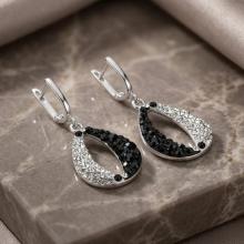 Сребърни обеци с кристали от Sw® SO333 Crystal and Jet Сребърни обеци с кристали от Sw® SO333 Crystal and Jet