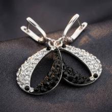 Сребърни обеци с кристали от Sw® SO333 Crystal and Jet Сребърни обеци с кристали от Sw® SO333 Crystal and Jet