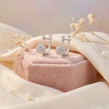 Сребърни обеци Celine с кристали от Sw® Crystal Сребърни обеци Celine с кристали от Sw® Crystal