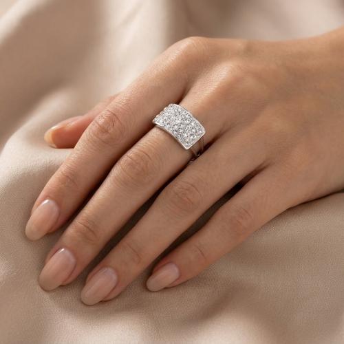 Сребърен пръстен с кристали от Sw® SP650 Crystal
