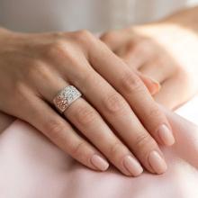 Сребърен Пръстен С Кристали От Sw® SP650 White Opal and Rose Gold