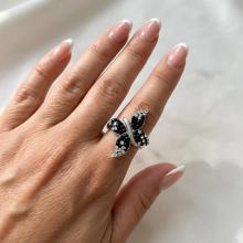 Сребърен пръстен с кристали от Sw® SP689 Black and White Сребърен пръстен с кристали от Sw® SP689 Black and White