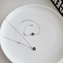 Сребърно колие One Cleef