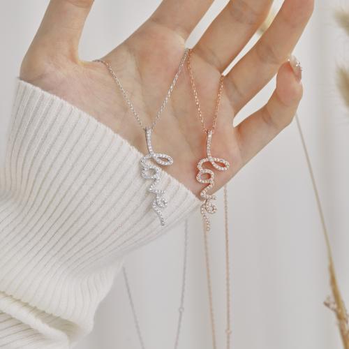  Сребърно колие LOVE