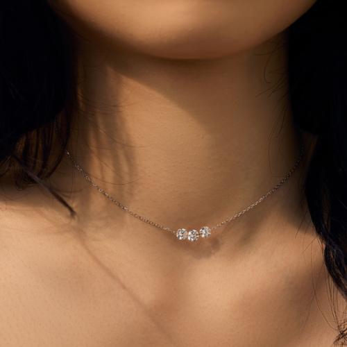 Сребърно колие с 3 циркона