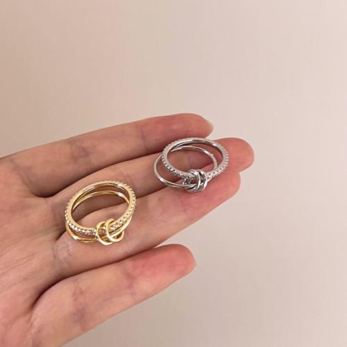 Сребърен двоен пръстен с циркони