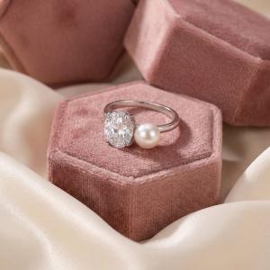  Сребърен пръстен с перла и циркон Anabel