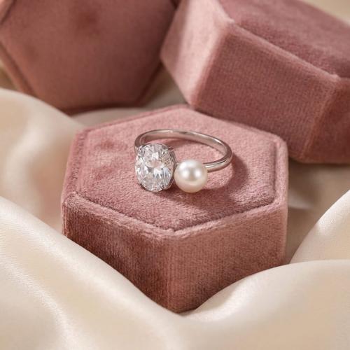  Сребърен пръстен с перла и циркон Anabel