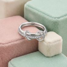 Сребърен двоен пръстен с циркони