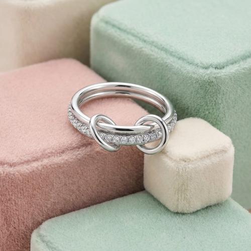 Сребърен двоен пръстен с циркони