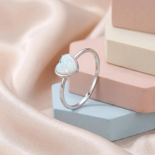  Сребърен пръстен с опал Сърце