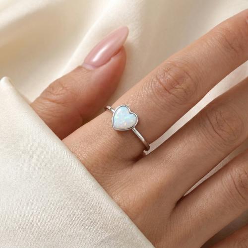  Сребърен пръстен с опал Сърце