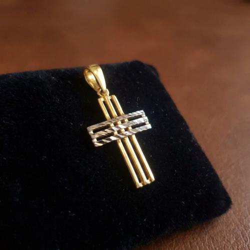 Златен кръст