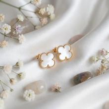 Златни обеци Детелинки с опал-11мм