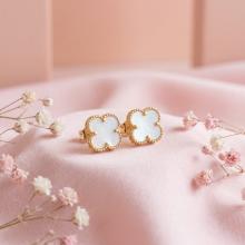 Златни обеци Детелинки с опал-11мм