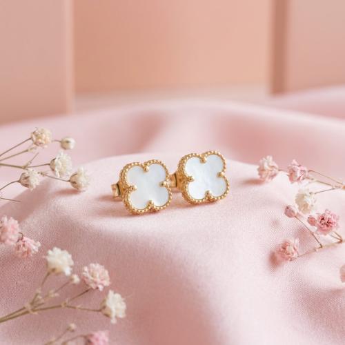 Златни обеци Детелинки с опал-11мм