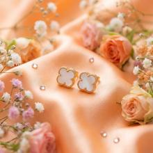 Златни обеци Детелинки с опал-11мм