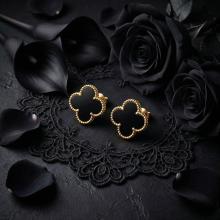 Златни обеци Детелинки с черен оникс 7мм