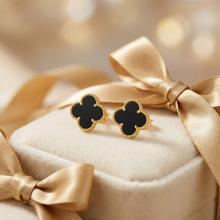 Златни обеци Детелинки с черен оникс 7мм