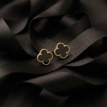 Златни обеци Детелинки с черен оникс-10мм Златни обеци Детелинки с черен оникс-10мм