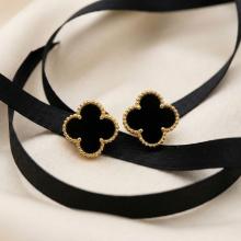 Златни обеци Детелинки с черен оникс-10мм Златни обеци Детелинки с черен оникс-10мм