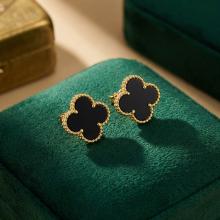 Златни обеци Детелинки с черен оникс-10мм Златни обеци Детелинки с черен оникс-10мм