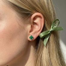 Златни обеци Детелинки с малахит-9мм